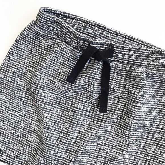 Old navy tiger stripe Harlem shorts EUC 6-12m - Picture 2 of 4